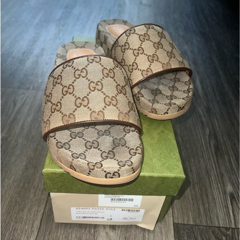 Mens GG Gucci slides
